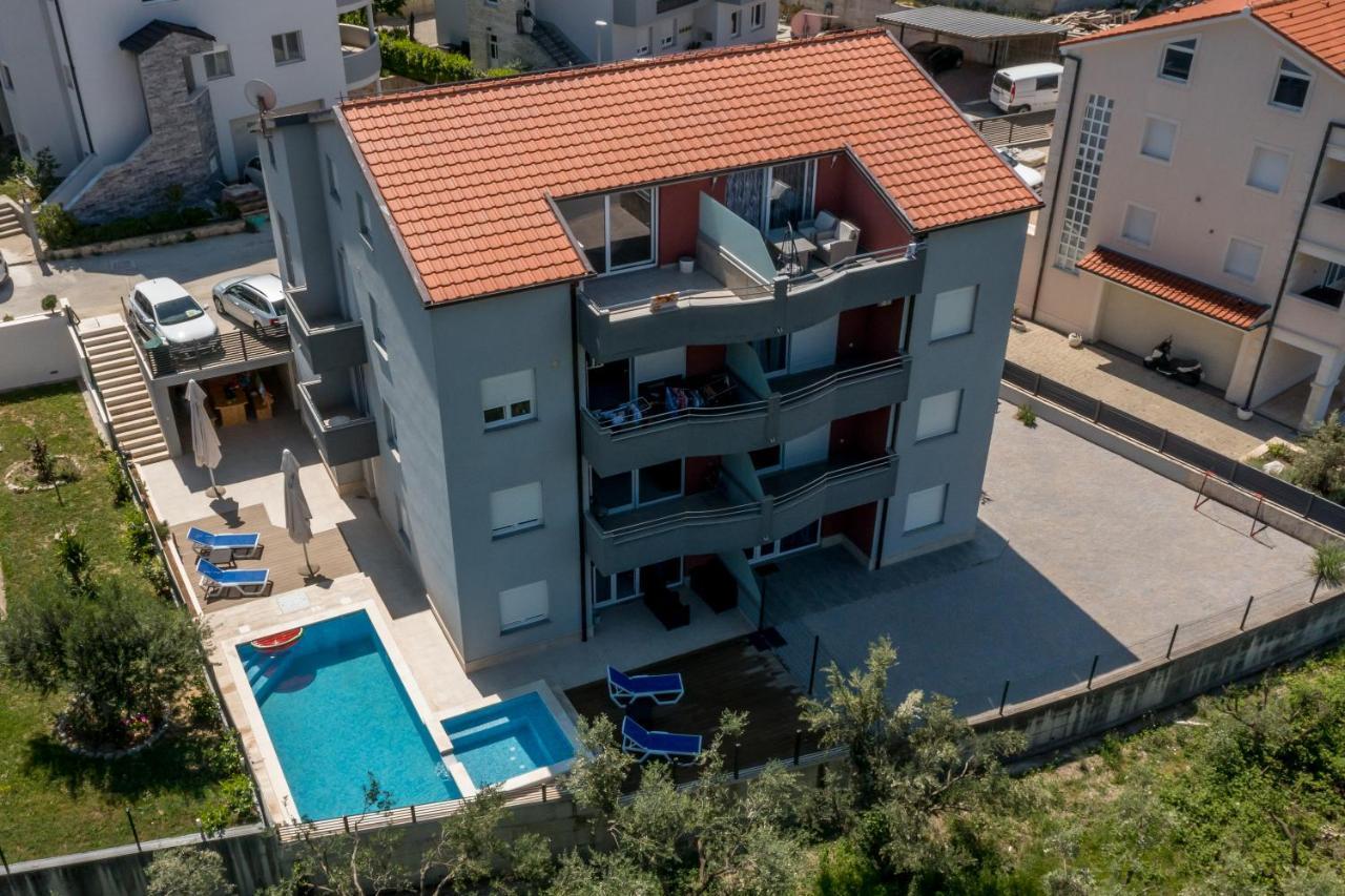 Apartments Karlo Подстрана Экстерьер фото