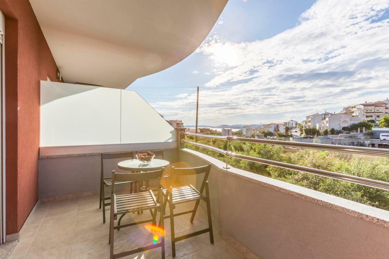 Apartments Karlo Подстрана Экстерьер фото