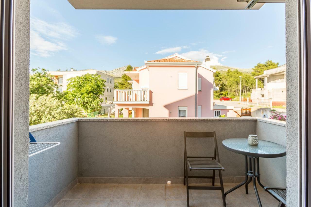 Apartments Karlo Подстрана Экстерьер фото