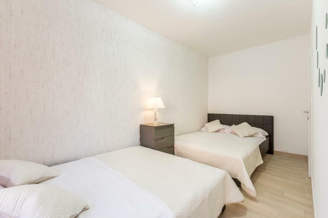 Apartments Karlo Подстрана Экстерьер фото